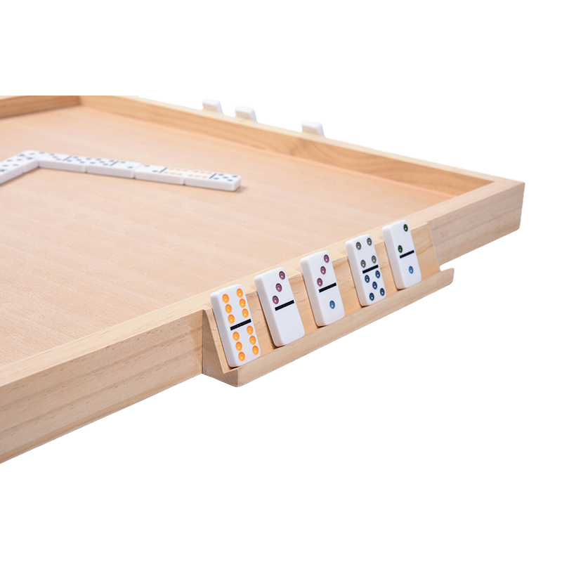 Fából készült játékkiegészítő tábla Domino-specifikus elrendezés hordozható tálcákkal