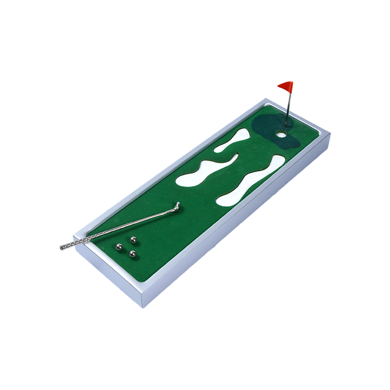 Hordozható beltéri golfjáték alumínium kerettel, asztali minigolf golfpályával