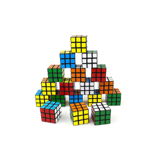 Hogyan lehet megoldani egy 3x3x3-as mágneses sebességkockát kezdőknek?